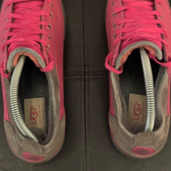 Rare Women's Ugg s sneakers size 9.5 - Picture 7 of 7